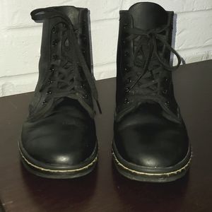Dr. Martens Sz 8